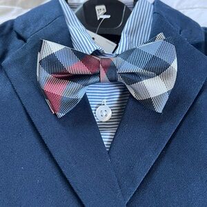 Izod Dark Blue Suit with Plaid Tie